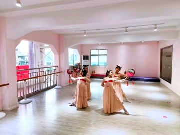 金果果中国舞民族舞为女生提升气质修炼好身材