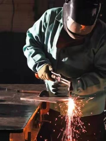 烟台电焊培训学校莱阳学焊工证招远焊工培训机构二保焊培训考证